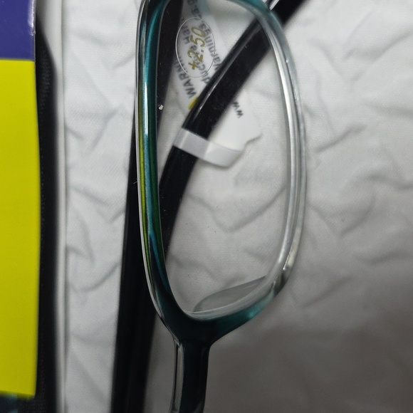 NWT READY TO WEAR READERS - Picture 6 of 6